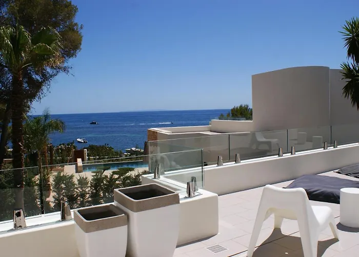 Beautiful Family In Santa Eulalia, 1035 *