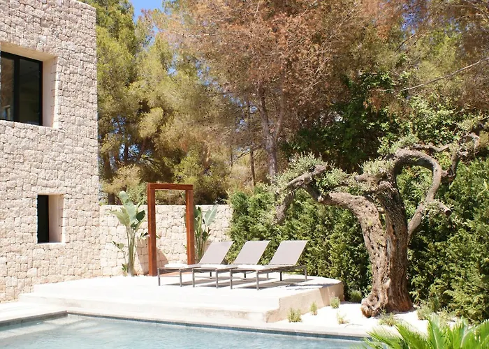 Beautiful Family In Santa Eulalia, 1035