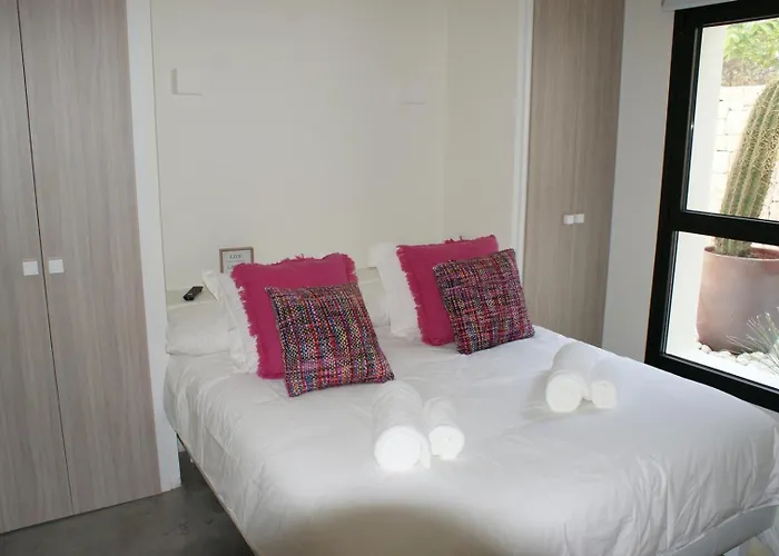 Beautiful Family In Santa Eulalia, 1035 *